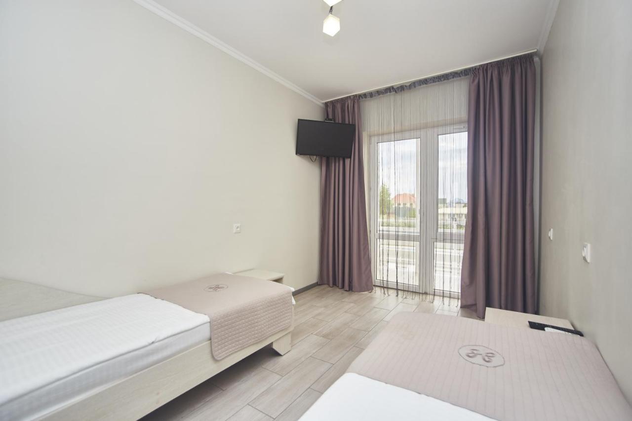 Family Hotel Happy Inn Zatoka Luaran gambar