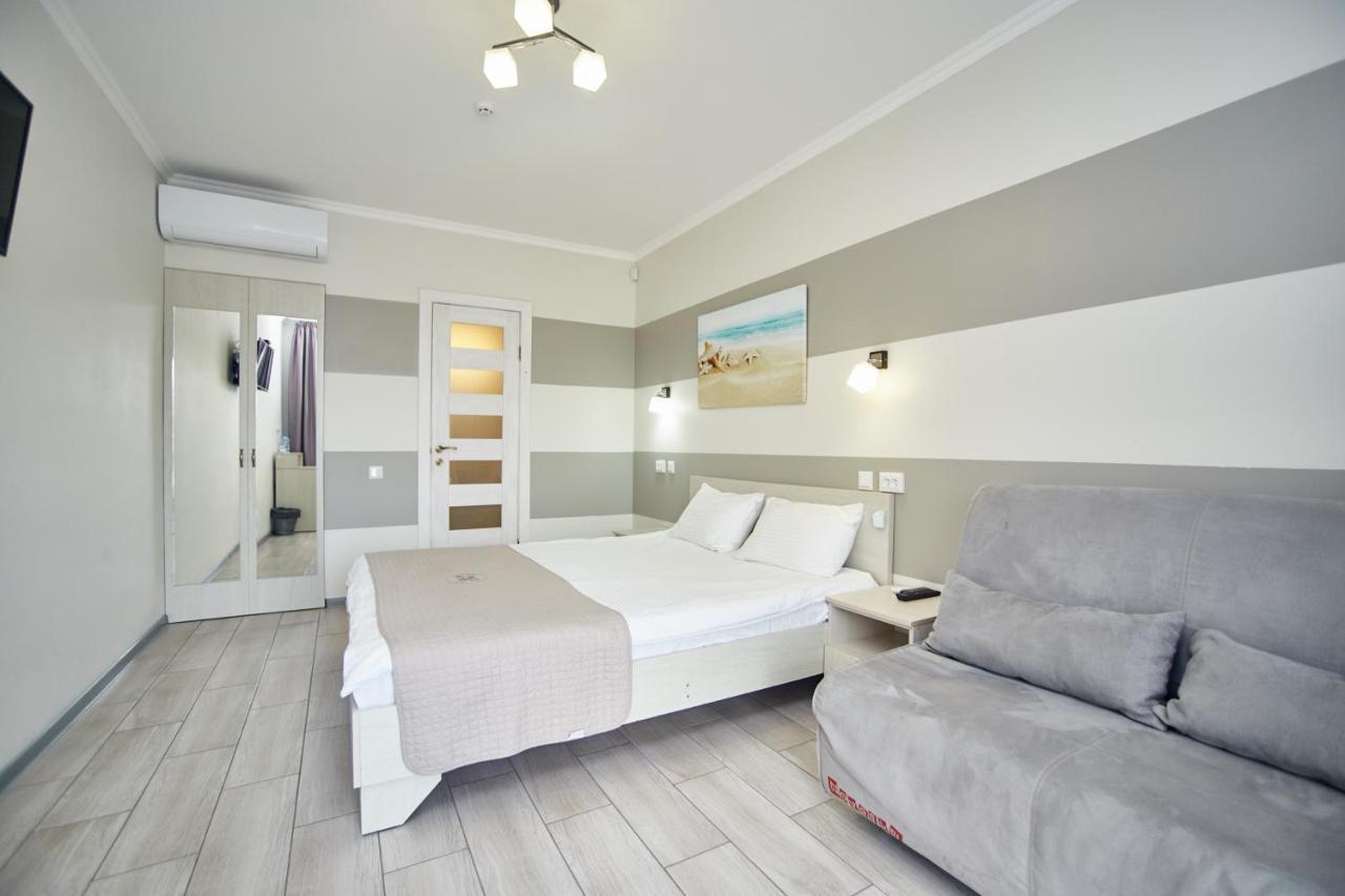 Family Hotel Happy Inn Zatoka Luaran gambar