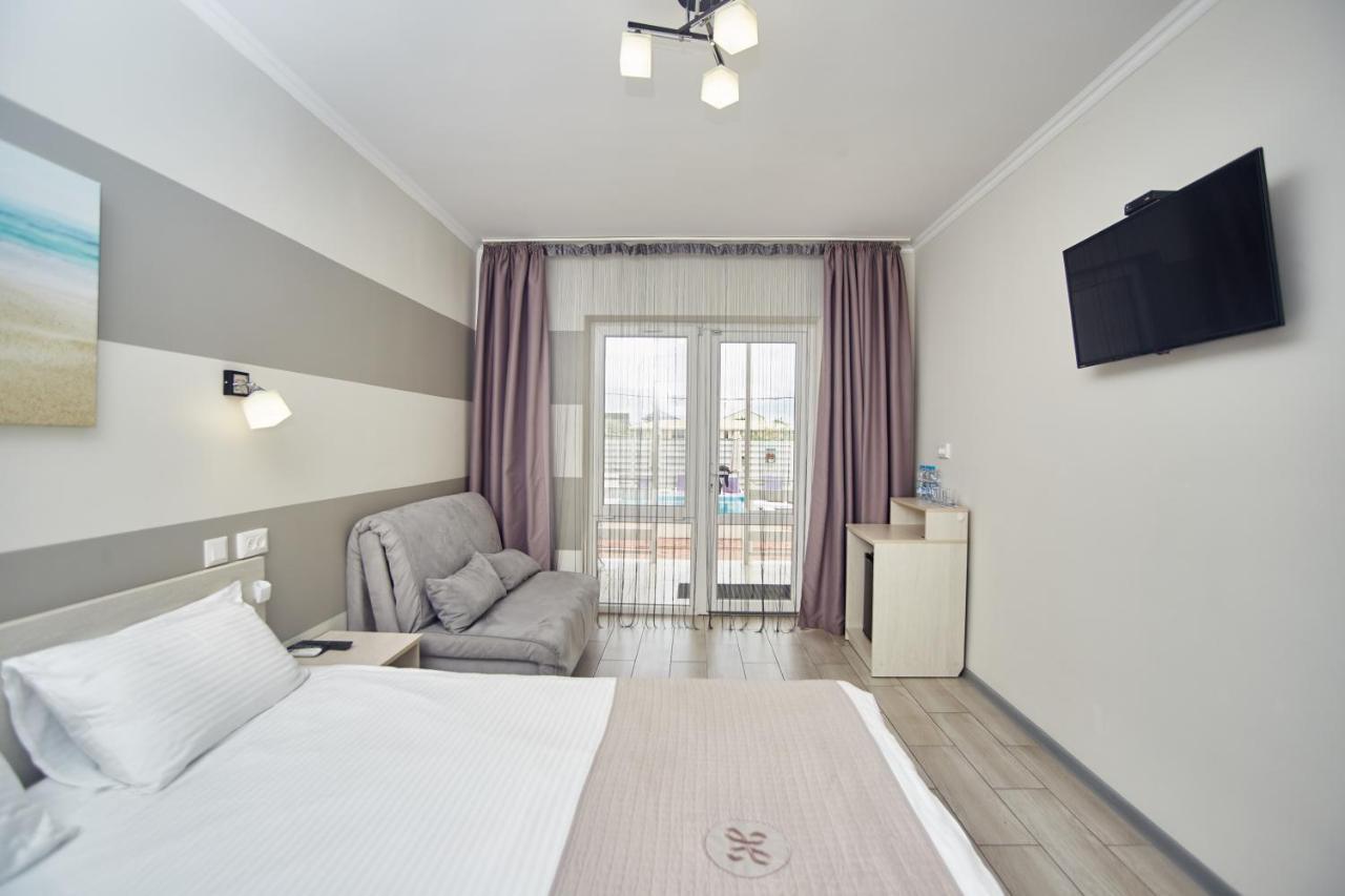 Family Hotel Happy Inn Zatoka Luaran gambar
