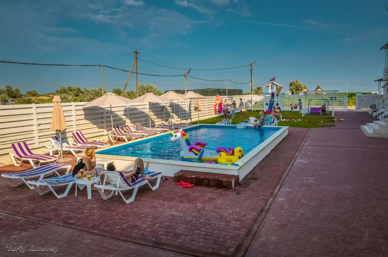 Family Hotel Happy Inn Zatoka Luaran gambar