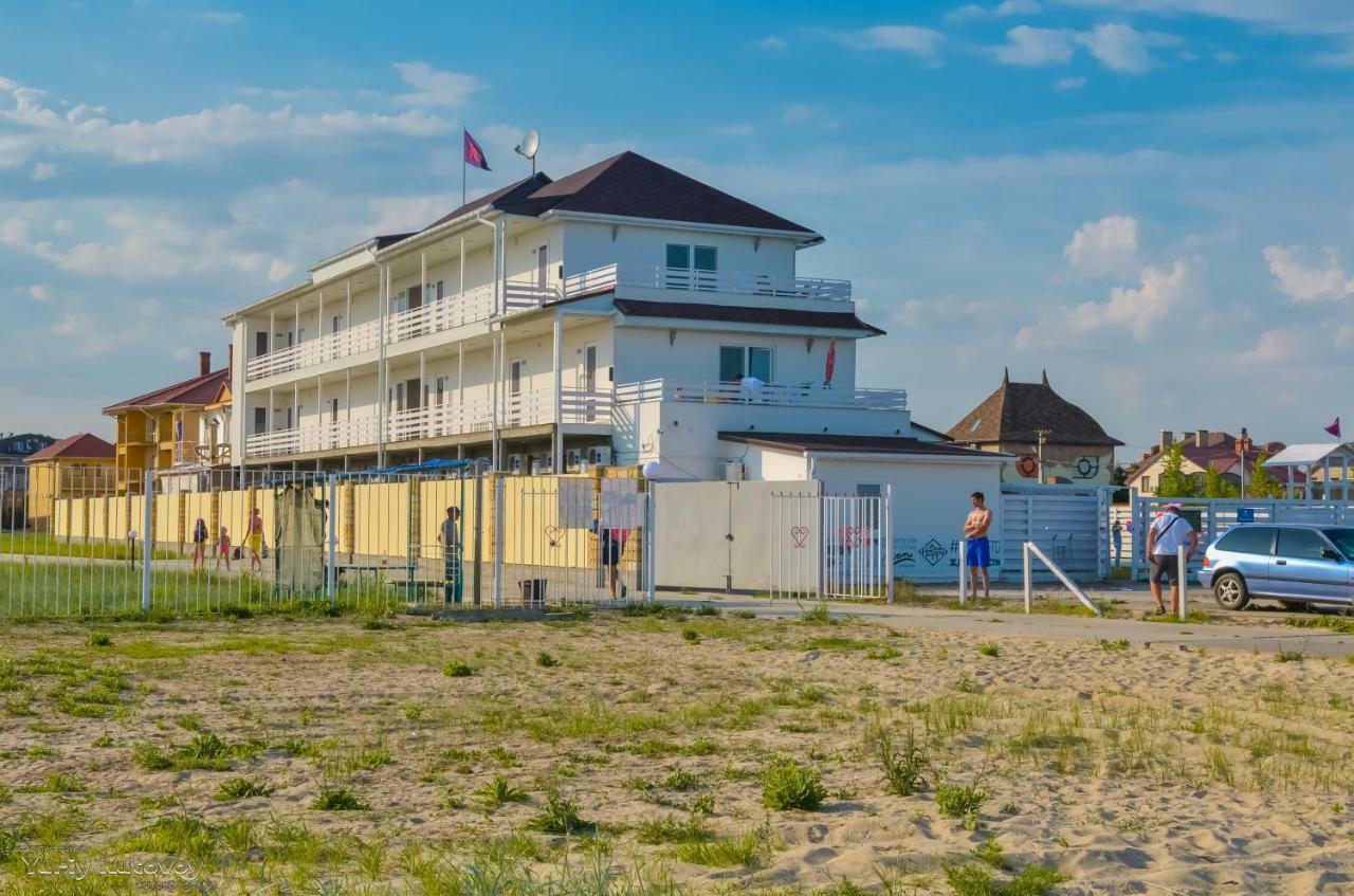 Family Hotel Happy Inn Zatoka Luaran gambar